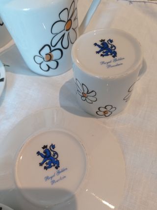 Juego de café 6 tazas pequeñas de porcelana