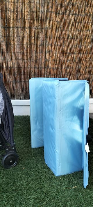 Cuna de viaje y parque infantil asalvo