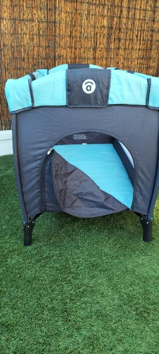 Cuna de viaje y parque infantil asalvo