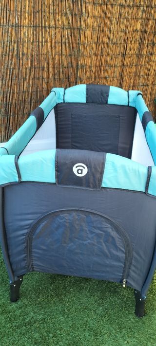 Cuna de viaje y parque infantil asalvo