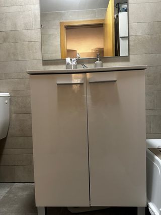 Mueble y pila de baño