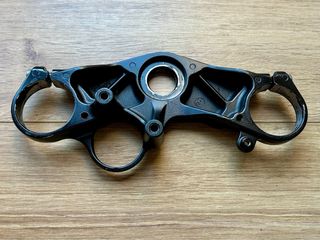 TIJA SUPERIOR YAMAHA R6 05’