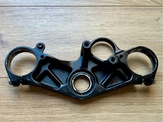 TIJA SUPERIOR YAMAHA R6 05’