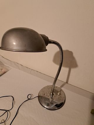 Lampada vintage da tavolo industriale . vintage