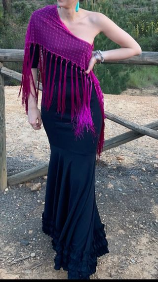 Traje de flamenca y mantoncillo
