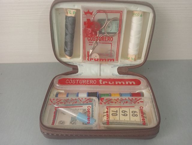 Antiguo costurero Trumm