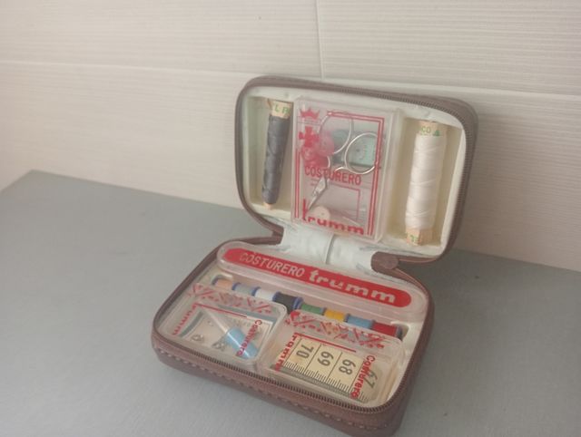 Antiguo costurero Trumm