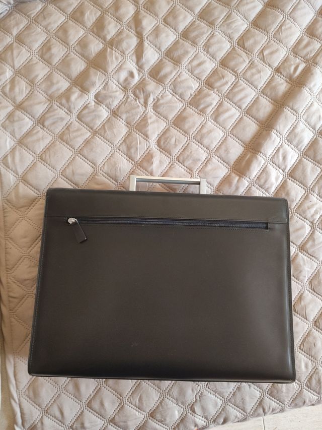 Maletín piel auténtica 100%.nuevo