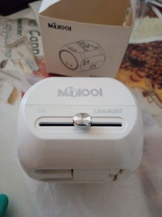 Adattatore universale da viaggio