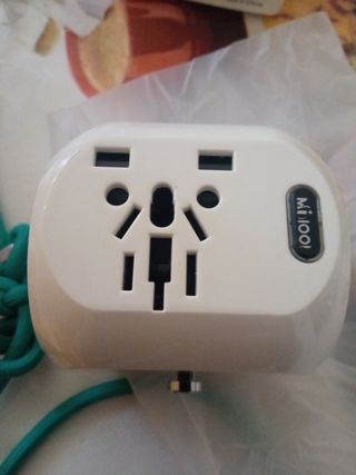 Adattatore universale da viaggio