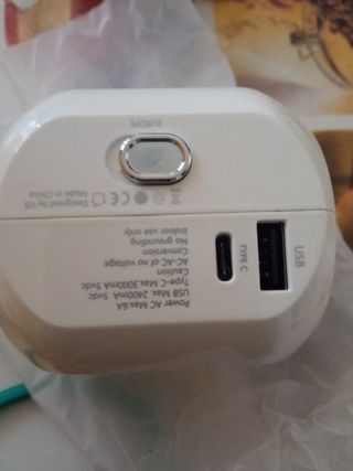 Adattatore universale da viaggio