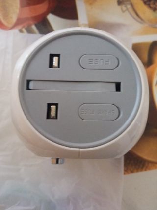 Adattatore universale da viaggio