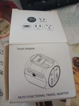 Adattatore universale da viaggio