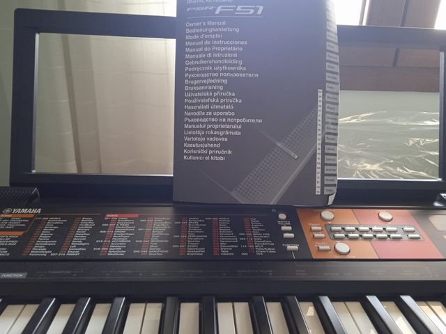 PIANOFORTE YAMAHA PSR F51