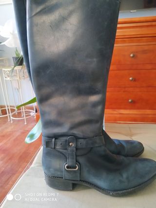 Bota azul piel