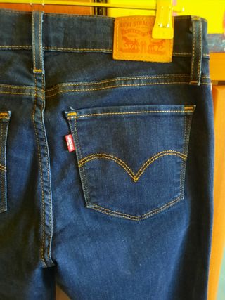 Pantalón Levis Straight 714