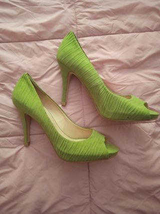 💚Zapatos verdes de la firma Pedro Miralles.