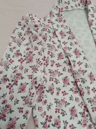 Blazer blanco con estampado floral + cinturón