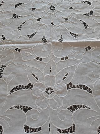 Centrotavola cm 80x80.