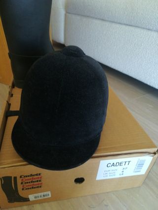 Conjunto de botas de montar y casco