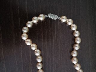 Collar largo de perlas midcentury