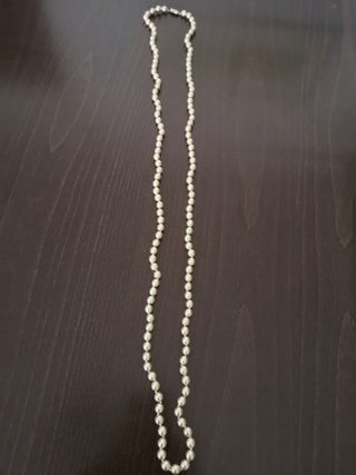 Collar largo de perlas midcentury