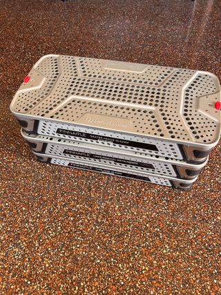 Contenedores material quirurgico