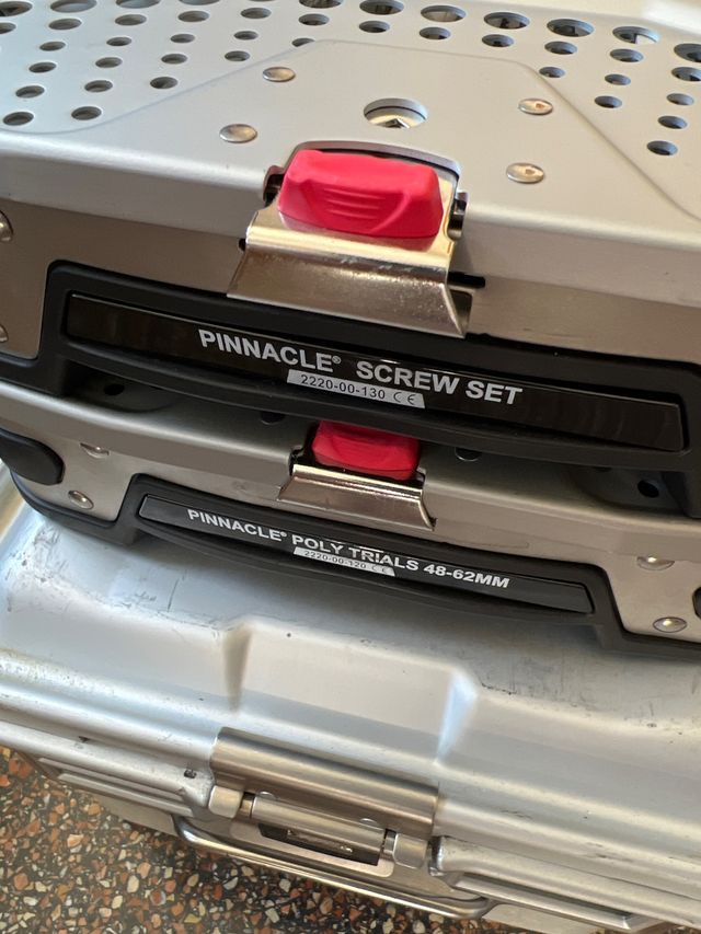 Contenedores material quirurgico