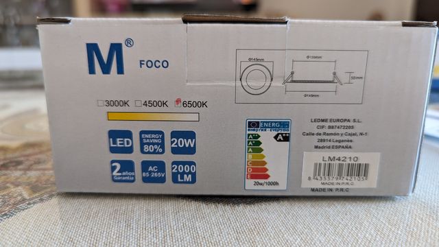  Dos focos led empotrables y direccionables