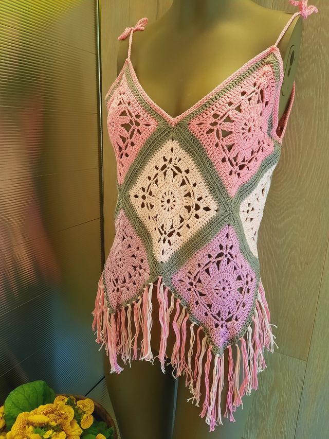 Top uncinetto fatto a mano