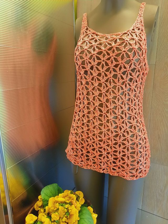 Top uncinetto fatto a mano