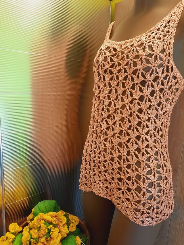 Top uncinetto fatto a mano