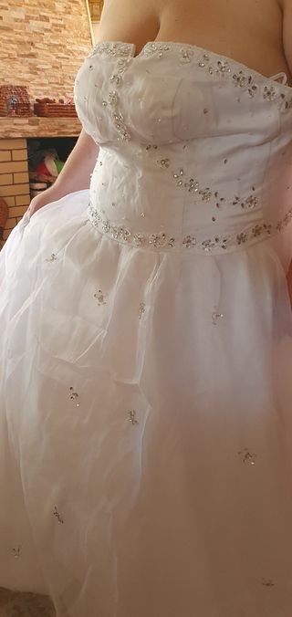 Vestido novia con can can