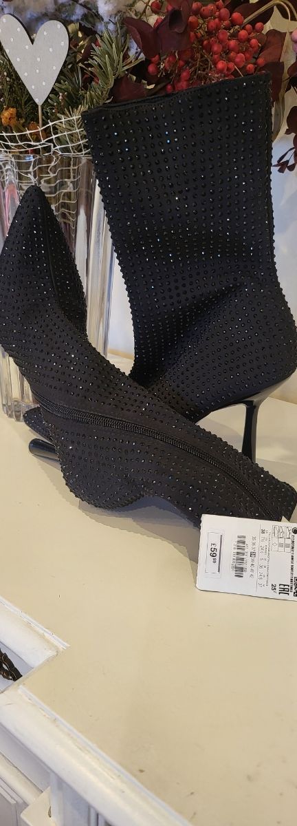 Botas Zara con brillantes Nuevas