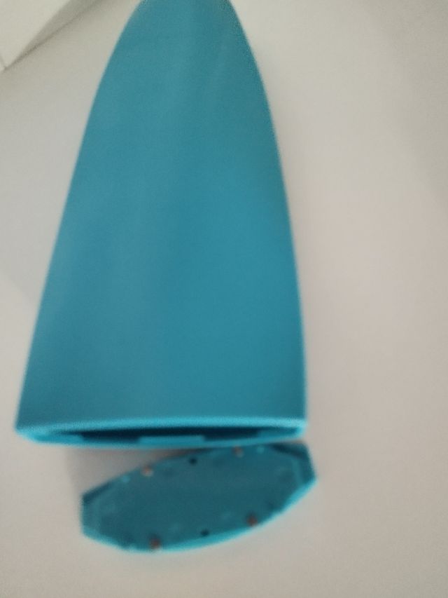 Contenitore a forma di crema solare