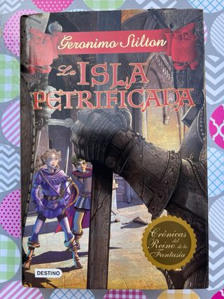 Libro de Gerónimo Stilton, la isla petrificada