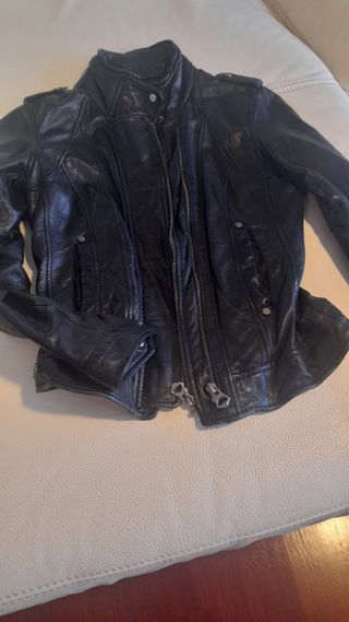 Cazadora piel negra talla S
