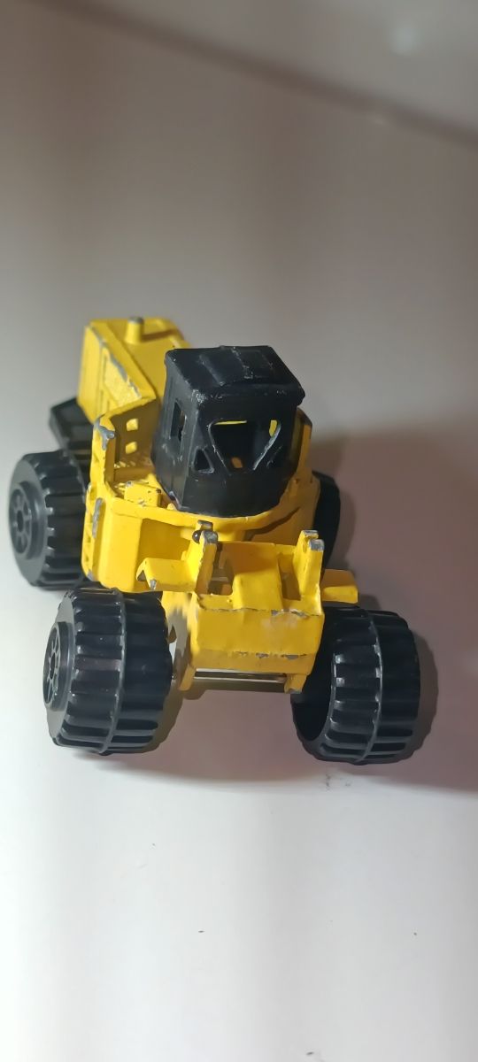 ZEE TOYS P379 VINTAGE 1/64