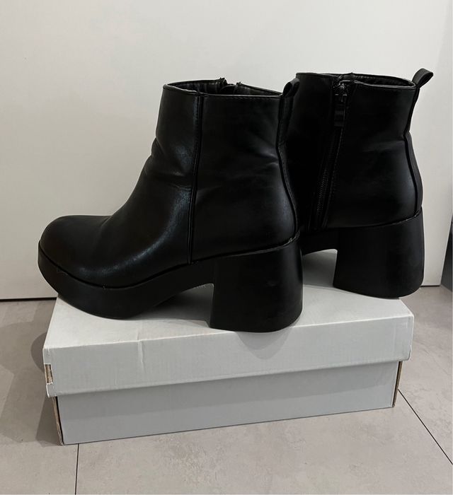 Botines negros tacón MaryPaz