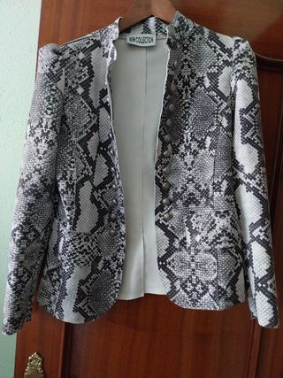 Chaqueta entallada chica