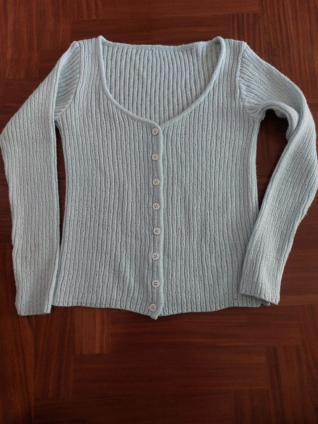 Cardigan celeste chiaro con 8 bottoni