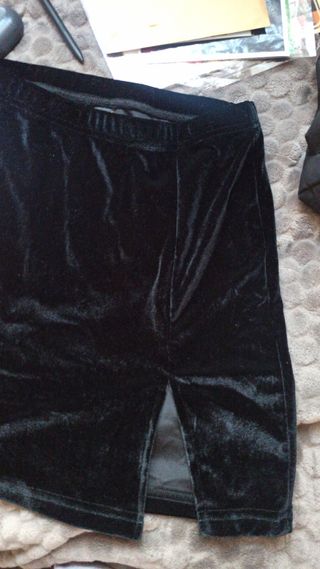 Falda corta negra con apertura Shein