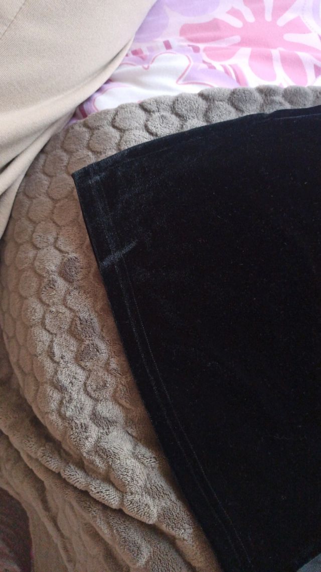 Falda corta negra con apertura Shein