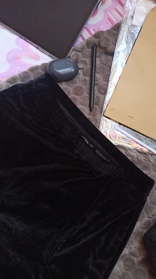 Falda corta negra con apertura Shein