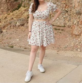 Conjunto crop top flores SheIn
