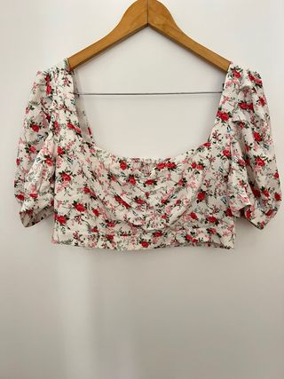 Conjunto crop top flores SheIn