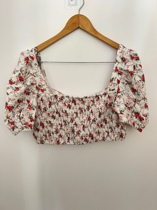 Conjunto crop top flores SheIn