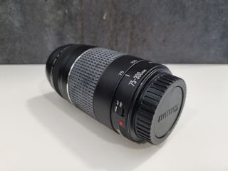 Cámara + objetivo de fotos Canon EOS 1300D