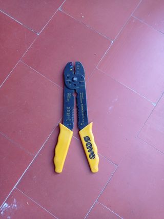 Tijeras pela cables electricista