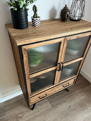 Mueble de diseño Gato Pretto (edición limitada)